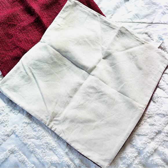 POTTERY BARN Burgundy Red Knit Textured Linen Pillow Case Sham 20" Square Set 2 - Picture 8 of 10